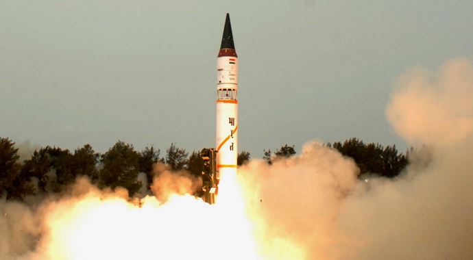 Hindistan nükleer başlık taşıyabilen füze denedi