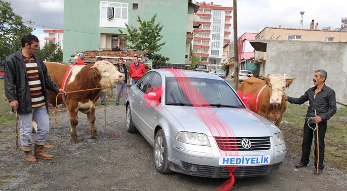 2 kurbanlık alana 30 bin liralık otomobil bedava