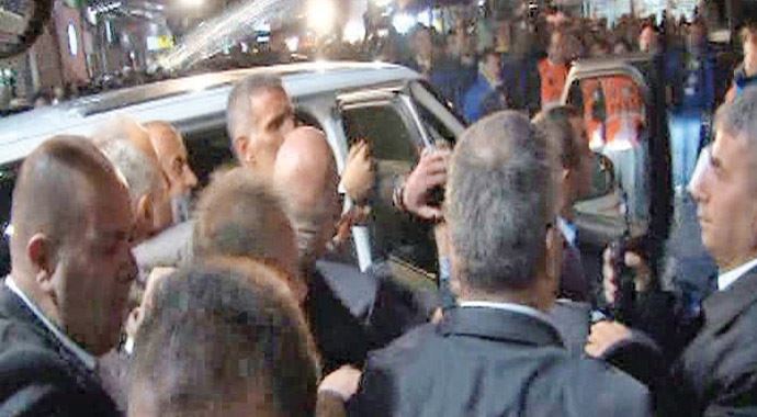 Taraftar ve Hacıosmanoğlu birbirine girdi, ortalık alevlendi