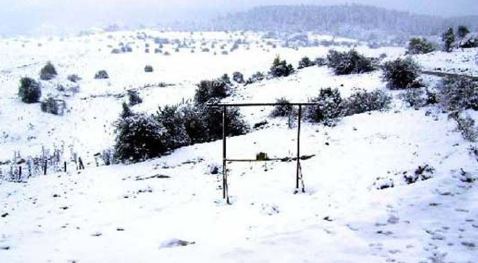 Sakarya'da kar kalınlığı 15 santimetreye ulaştı Sakarya'da kar kalınlığı 15 santimetreye ulaştı