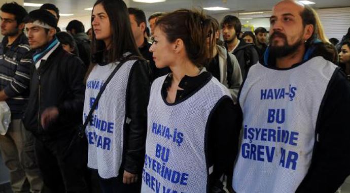 İTÜ'de grevdeki THY işçilerine destek eylemi İTÜ'de grevdeki THY işçilerine destek eylemi