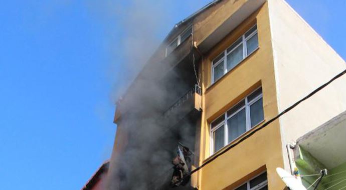 Fikirtepe&#039;de yangın paniğe neden oldu