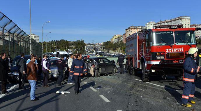 Haliç&#039;te facia 13 araç birbirine girdi