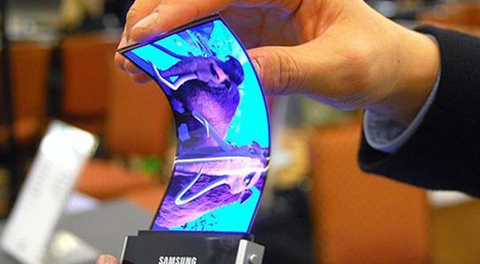 Esnek ekranlı telefon bu hafta geliyor