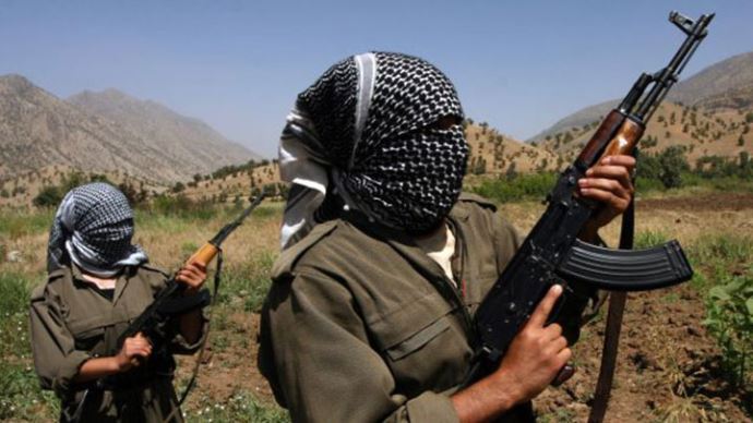 Şırnak'ta 4 PKK'lı teslim oldu Şırnak'ta 4 PKK'lı teslim oldu