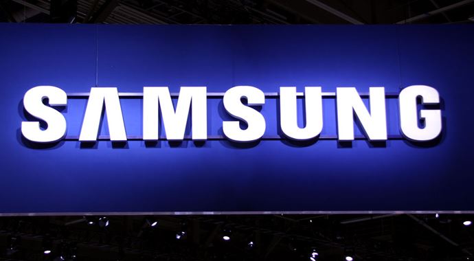 Samsung Galaxy S5 ve Galaxy Note 4 için kolları sıvadı Samsung Galaxy S5 ve Galaxy Note 4 için kolları sıvadı