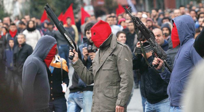 Maskeleri de kurtaramadı, Kalaşnikof operasyonu