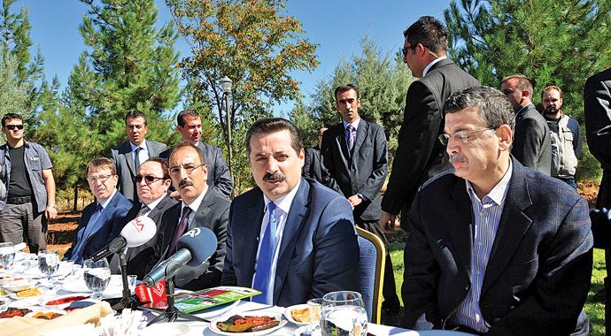Emekli maaşları bayramdan önce ödenecek Emekli maaşları bayramdan önce ödenecek