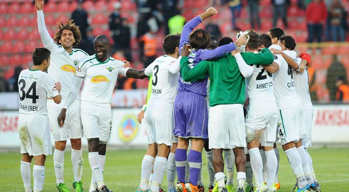 Rakip tanımayan Akigolar tarih yazıyor, 3 kuruşa 5 köfte AKHİSAR Rakip tanımayan Akigolar tarih yazıyor, 3 kuruşa 5 köfte AKHİSAR