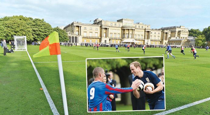 Buckingham&#039;da ilk futbol maçı, Prens William da sahadaydı