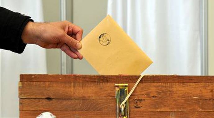 AK Parti İzmir&#039;de ilk aday isimleri bildirildi
