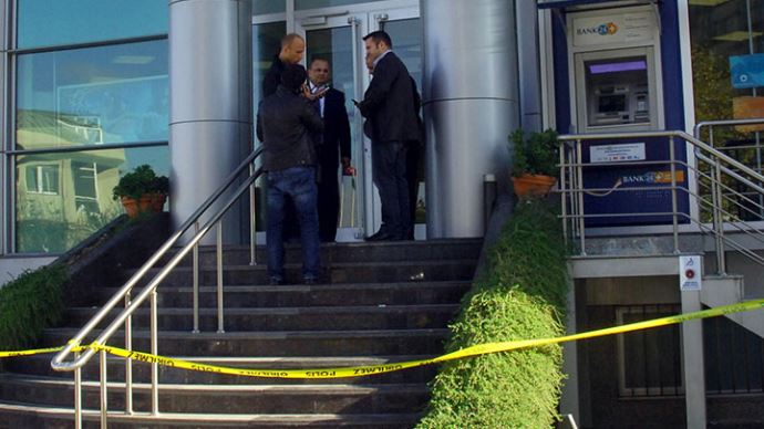İstanbul'da gündüz vakti banka ve PTT soygunu İstanbul'da gündüz vakti banka ve PTT soygunu