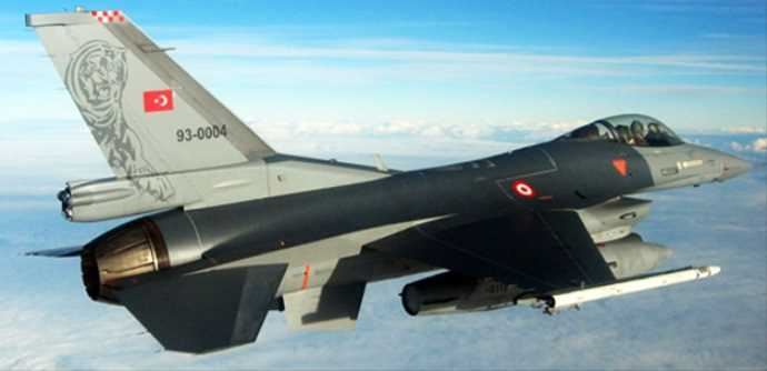 Türk F-16&#039;ları Suriye helikopterini geri püskürttü