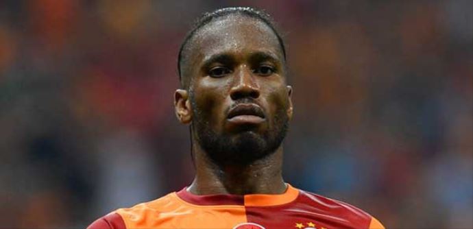 Drogba'yı izlemeye gide teknik direktör kovuldu Drogba'yı izlemeye gide teknik direktör kovuldu
