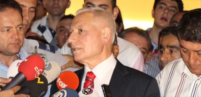 Haberal ile baş başa görüşen AK Partili vekil Haberal ile baş başa görüşen AK Partili vekil