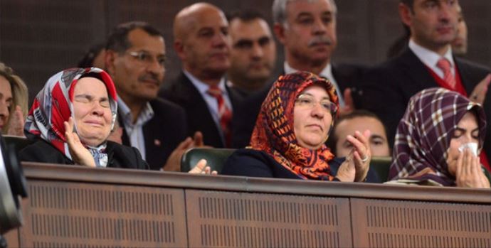 Başbakan Erdoğan konuştu, gözyaşları sel oldu Başbakan Erdoğan konuştu, gözyaşları sel oldu