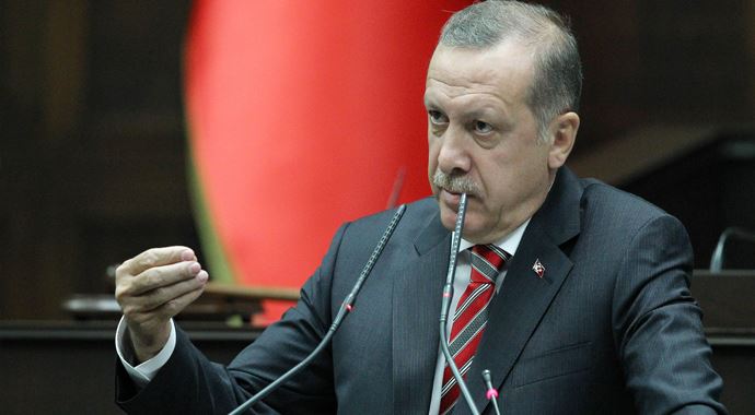 Başbakan Erdoğan, &#039;Andımız yazarı sözüm ona bir biliminsanıydı&#039;