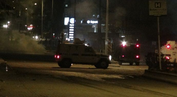 Şırnak&#039;ta izinsiz gösteriye polis müdahalesi