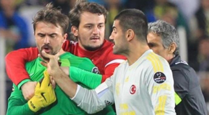 Fenerbahçe ve Trabzonsporun alacağı ceza belli oldu Fenerbahçe ve Trabzonsporun alacağı ceza belli oldu