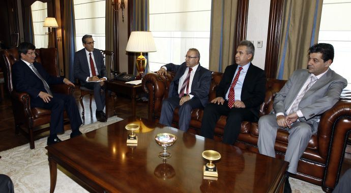 Ahmet Davutoğlu Suriye Kürt Konseyini kabul etti