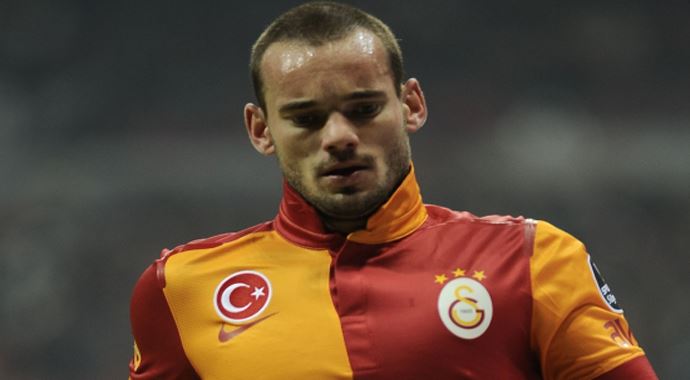 9. dakikada Wesley Sneijder şoku