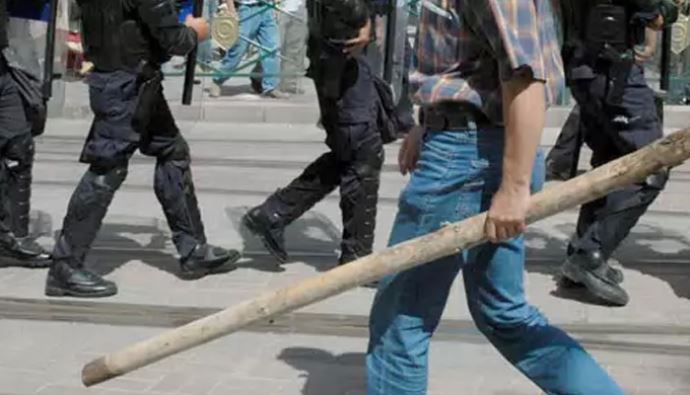 Burlgaristan&#039;da Türk gence ırkçı saldırı