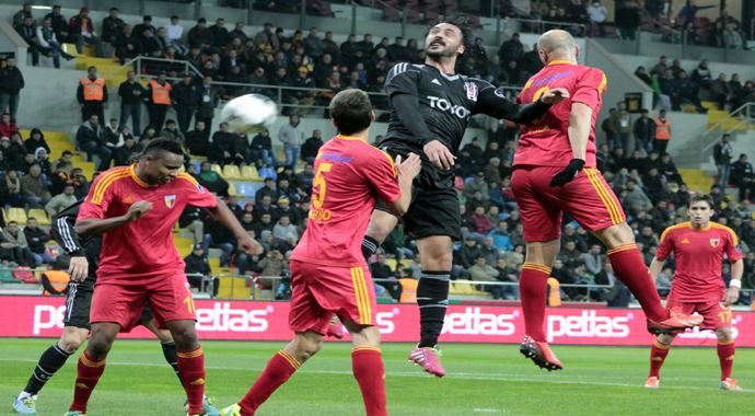 Kartal 3 hafta aradan sonra uçuşa geçti (Beşiktaş 3 - Kayseri 0) Kartal 3 hafta aradan sonra uçuşa geçti (Beşiktaş 3 - Kayseri 0)