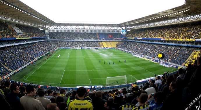 Dünyanın en gergin derbisi, (FENERBAHÇE Mİ GALATASARAY MI) Dünyanın en gergin derbisi, (FENERBAHÇE Mİ GALATASARAY MI)