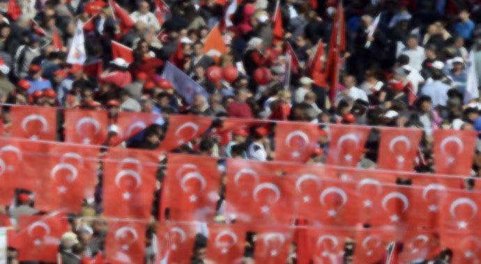 O tartışma sona eriyor, mitinge katılanlar tek tek sayılacak