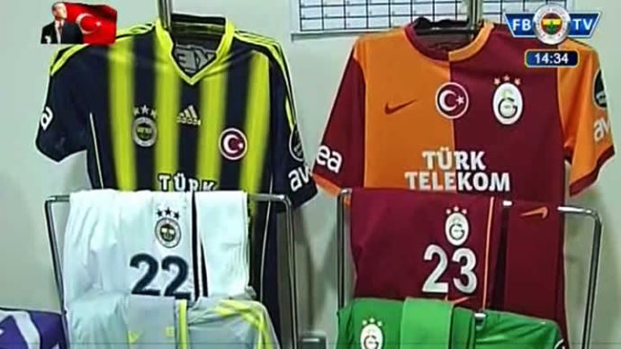 Fenerbahçe Galatasaray derbisinin formaları belli oldu Fenerbahçe Galatasaray derbisinin formaları belli oldu