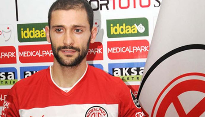Mehmet Sedef kalp rahatsızlığı nedeniyle hastaneye kaldırıldı Mehmet Sedef kalp rahatsızlığı nedeniyle hastaneye kaldırıldı