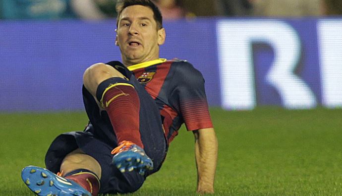 Barcelona'nın yıldızı Messi yine sakatlandı Barcelona'nın yıldızı Messi yine sakatlandı
