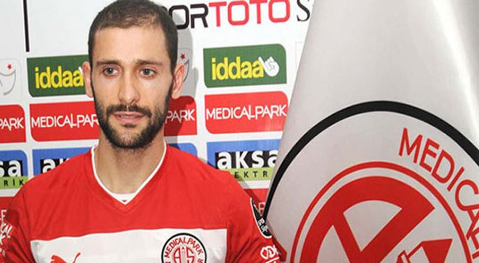 Antalyaspor futbolcusu Mehmet Sedef yoğun bakımda