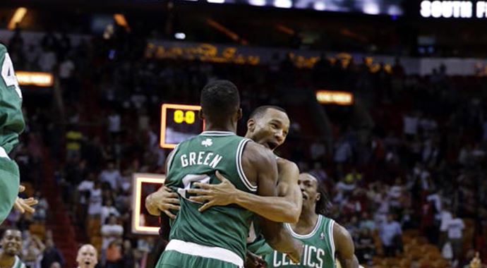Miami Heat 1 puanla kaçırdı Miami Heat 1 puanla kaçırdı