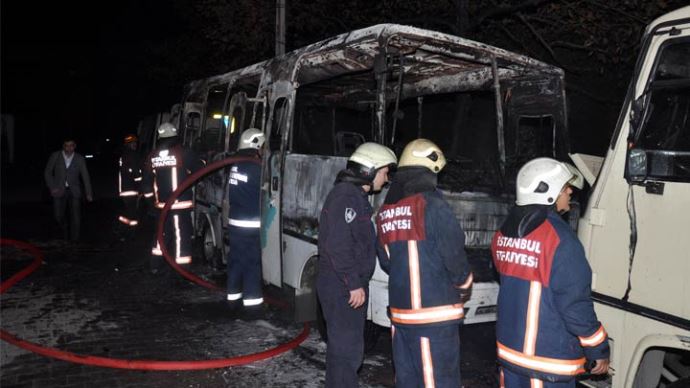 İstanbul Bahçelievler'de korkutan yangın İstanbul Bahçelievler'de korkutan yangın