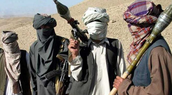 Afganistan'da 45 Taliban silah bıraktı