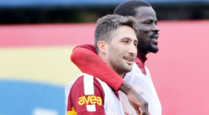 Sabri Reyiz ile Eboue kapıştı Sabri Reyiz ile Eboue kapıştı