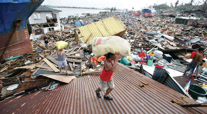 Vietnam'da alarm, Haiyan tayfunu yoluna devam ediyor Vietnam'da alarm, Haiyan tayfunu yoluna devam ediyor