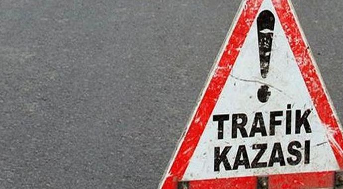 Askeri kamyon yolcu otobüsüne çarptı Askeri kamyon yolcu otobüsüne çarptı