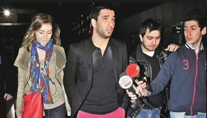 Arda sitem etti, 'Düğünü ertelemedik' Arda sitem etti, 'Düğünü ertelemedik'