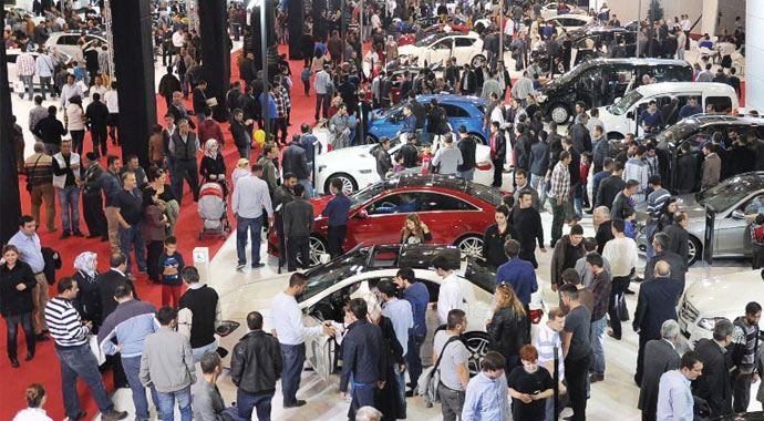 Otomobil tutkunları Bursa'ya akın etti Otomobil tutkunları Bursa'ya akın etti