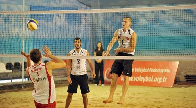 TVF Erkekler Plaj Voleybolu Ligi'nde lider Halkbank TVF Erkekler Plaj Voleybolu Ligi'nde lider Halkbank
