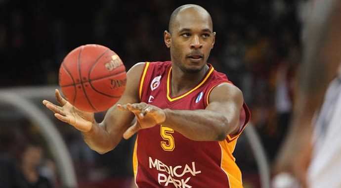 Galatasaray'da Gordon sezonu kapattı