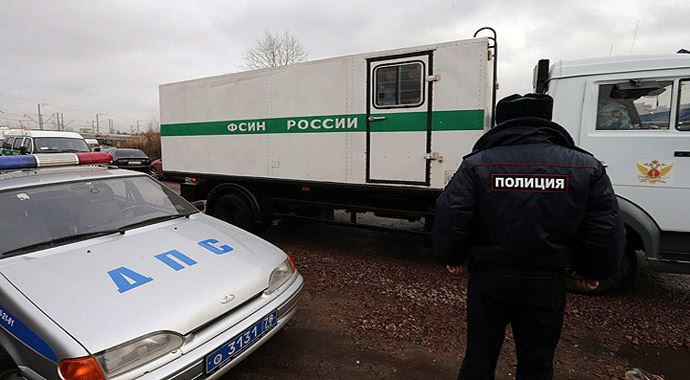 Gizem Akhan'ın da bulunduğu 30 Greenpeace üyesi St.Petersburg'da