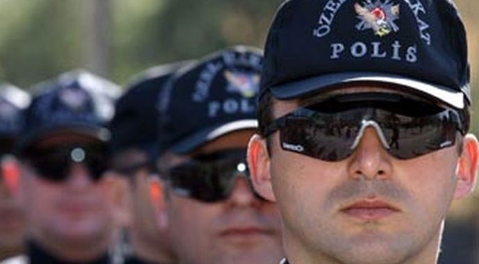 Türkiye sınırına kilometre başına 2 polis görevlendirildi Türkiye sınırına kilometre başına 2 polis görevlendirildi