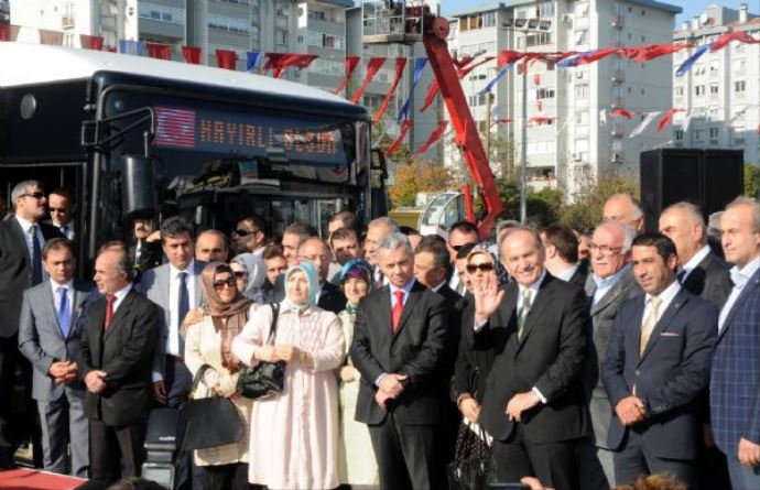 İstanbul'da 'akıllı otobüs' devri başladı İstanbul'da 'akıllı otobüs' devri başladı
