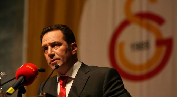 Adnan Öztürk&#039;ten çok ağır sözler