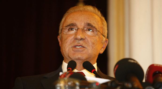 Ünal Aysal'dan sert sözler Ünal Aysal'dan sert sözler