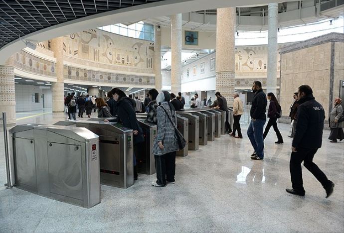 Marmaray'da ücretli geçiş başladı Marmaray'da ücretli geçiş başladı