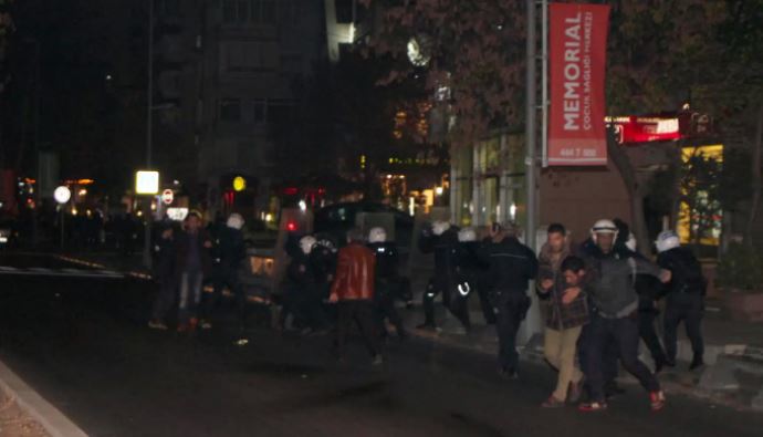 Marmara Üniversitesi'ndeki karşıt görüşlüler arasında gerginlik